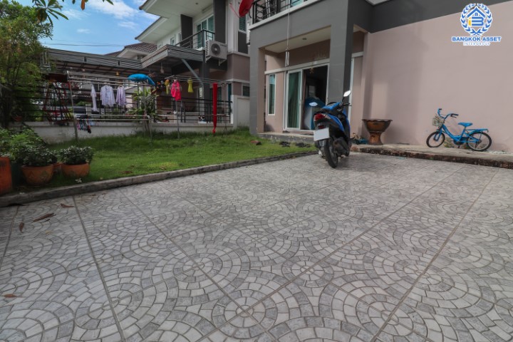 *****บ้านเดี่ยวมือสองนนทบุรี ม.สิริกานต์3 บางใหญ่-กาญจนาฯ (ซ.วัดลาดปลาดุก) ที่สุดของความพิเศษ! กับบ้านหลังใหญ่ ตกแต่งพร้อมอยู่ เนื้อที่ 53.6 ตร.ว. ฟังก์ชัน 3 นอน 3 น้ำ จอดรถได้ 2 คัน ตัวบ้านโปร่ง กว้างขวางทั้งภายในและภายนอก บนทำเลเดินทางสะดวก ใกล้เซ็นทรัลเวสต์เกต โรงเรียนสากลศึกษา และ MRT สายสีม่วง "สถานีคลองบางไผ่"